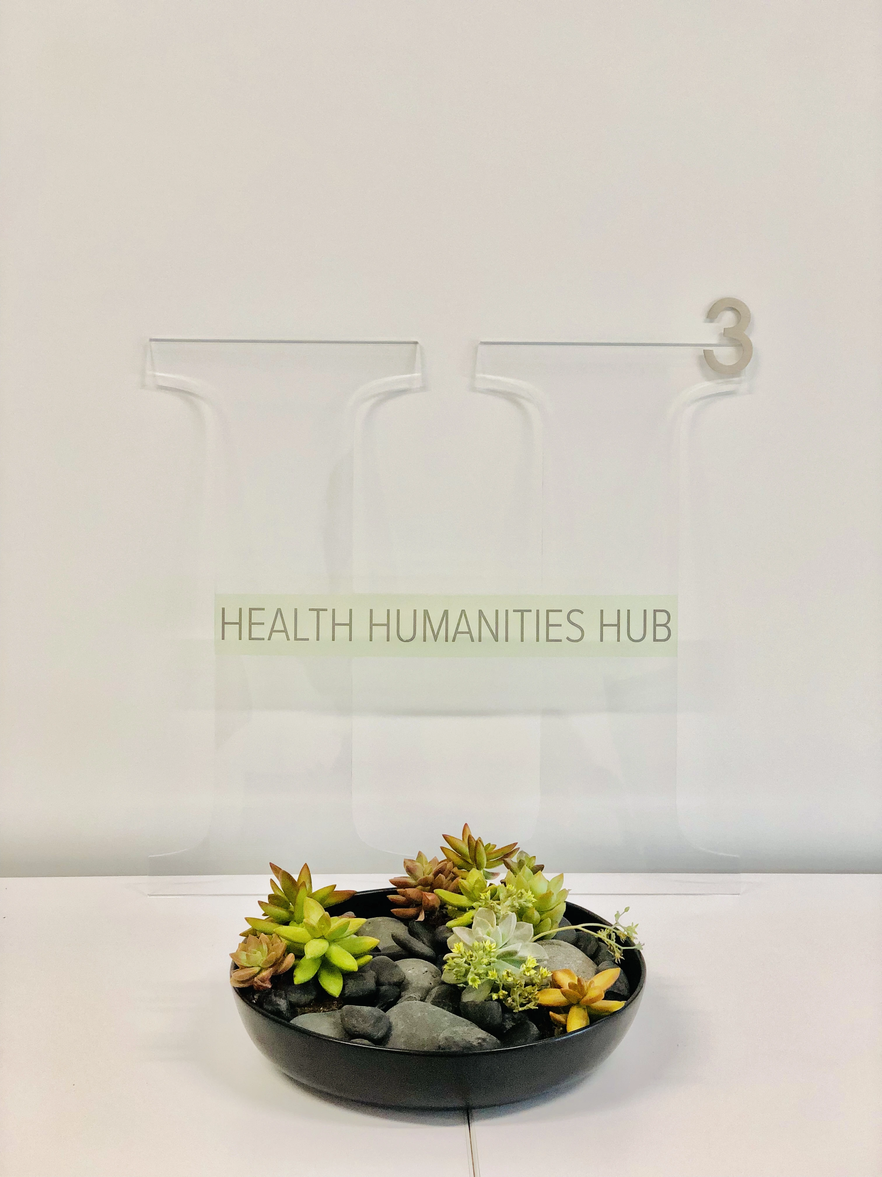 3 H